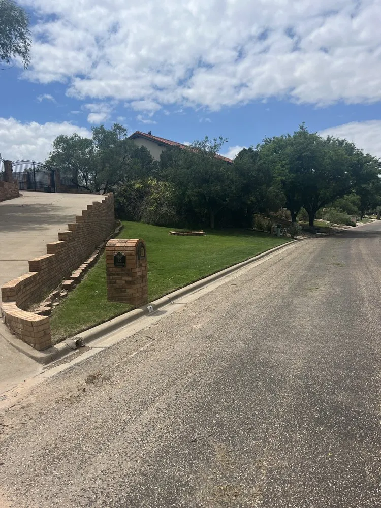 Professional yard maintenance in Lubbock, TX by Lawn Medic