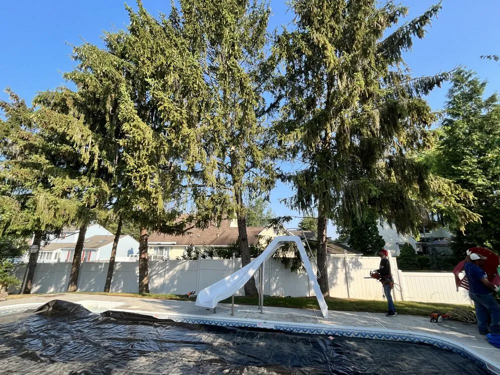 Custom garden landscaping experts serving New Oxford, PA - Lawn Men Contractors