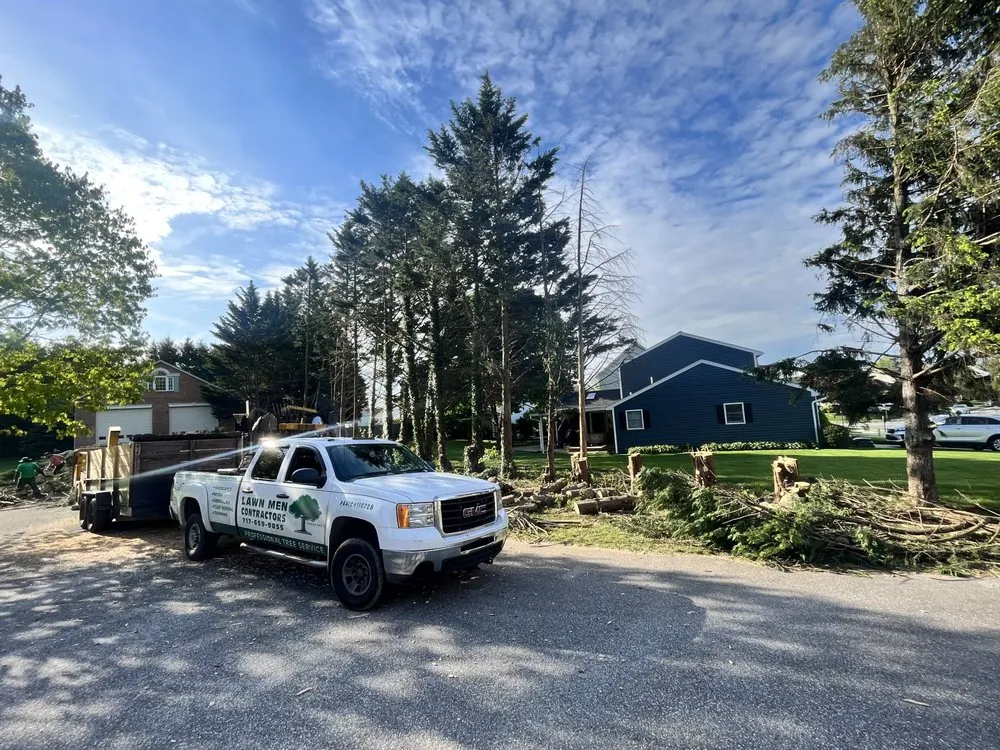 Professional outdoor landscaping experts serving New Oxford, PA - Lawn Men Contractors