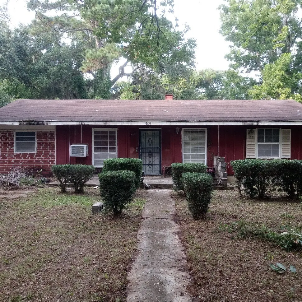 Top-rated residential landscaping for outdoor upgrades in Fernandina Beach, FL by Lawn Miracles