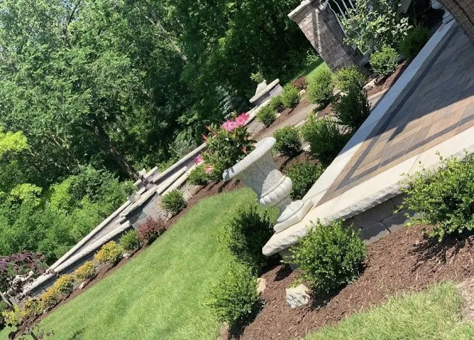 Custom lawn mowing service in Addison, IL - Lawn Mob Landscaping