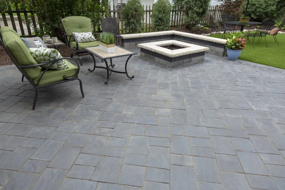 Expert yard cleanup service near you in Villa Park, IL by Lawn Mob Landscaping