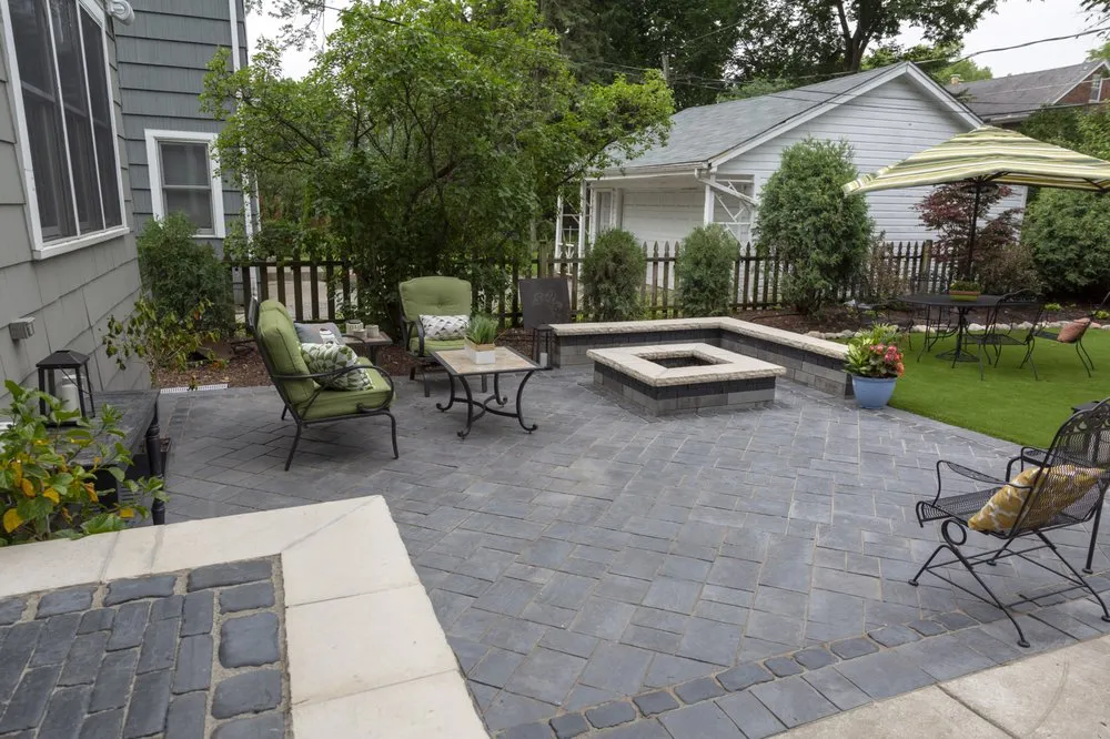 Top-rated outdoor landscaping for residential properties in Villa Park, IL by Lawn Mob Landscaping