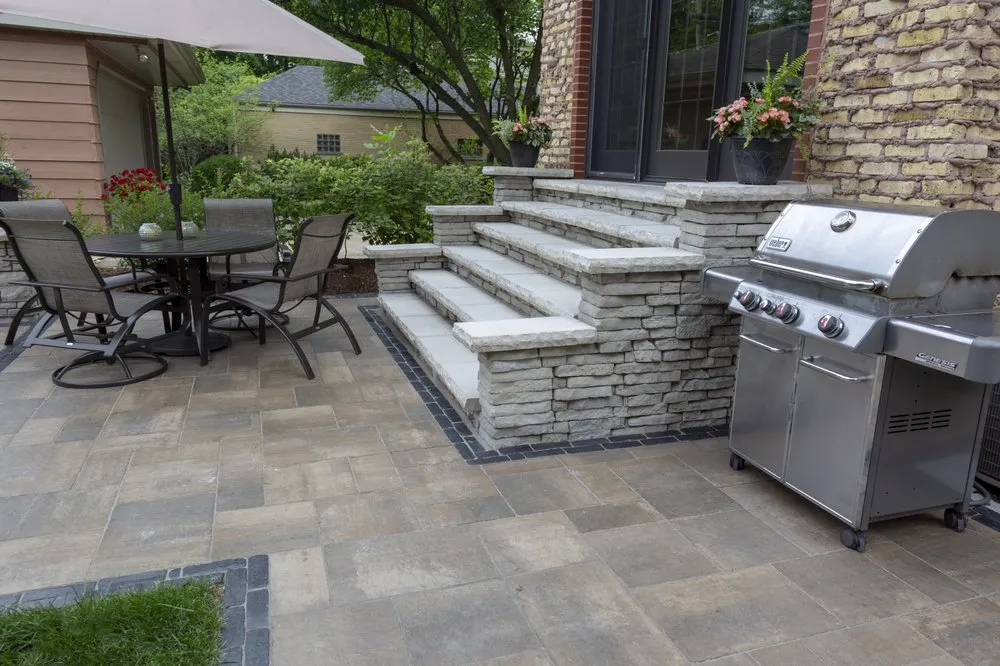 Custom yard cleanup service in Villa Park, IL - Lawn Mob Landscaping