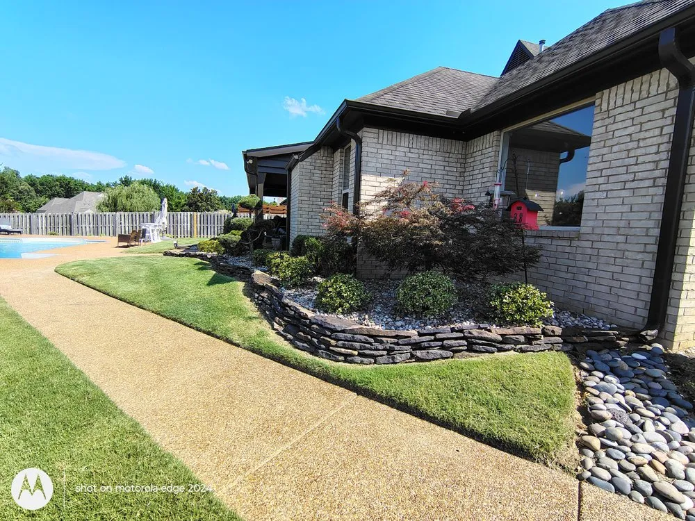 Professional yard maintenance experts serving Bartlett, TN - Lawn Mowing Group