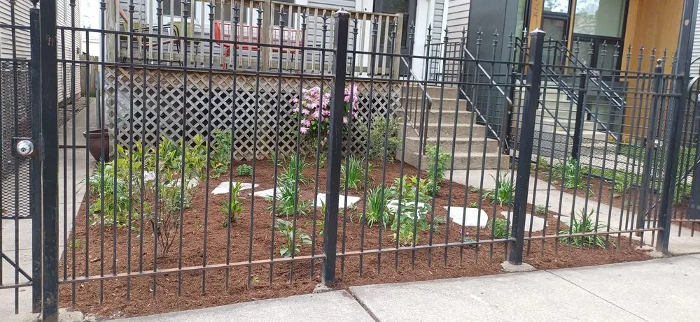 Affordable yard maintenance in Chicago, IL - Lawn Mowing Services