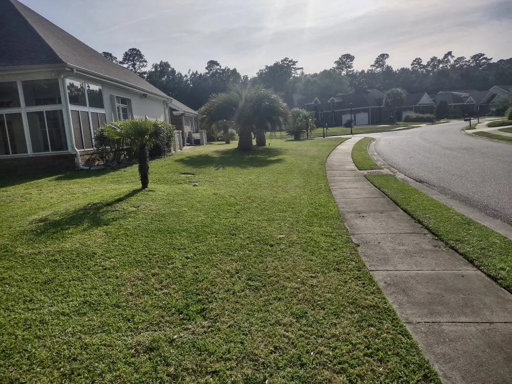 Top-rated garden landscaping in Pooler, GA by Lawn N Order Special Clippings Unit