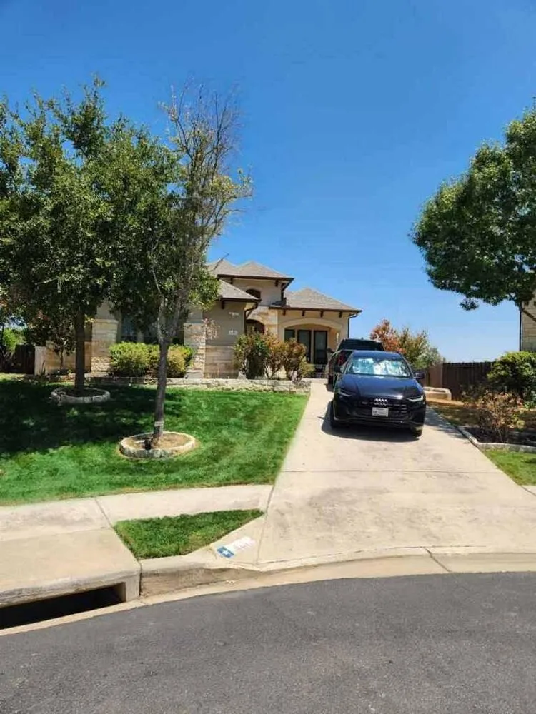 Expert yard cleanup service in Georgetown, TX - Lawn People Property Services