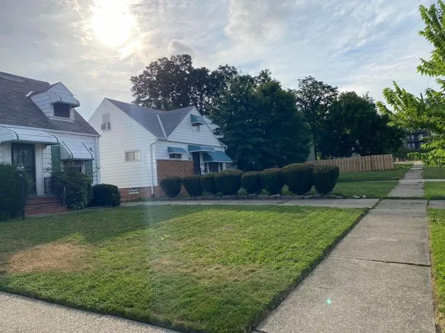 Professional garden landscaping experts serving Maple Heights, OH - Lawn Precision