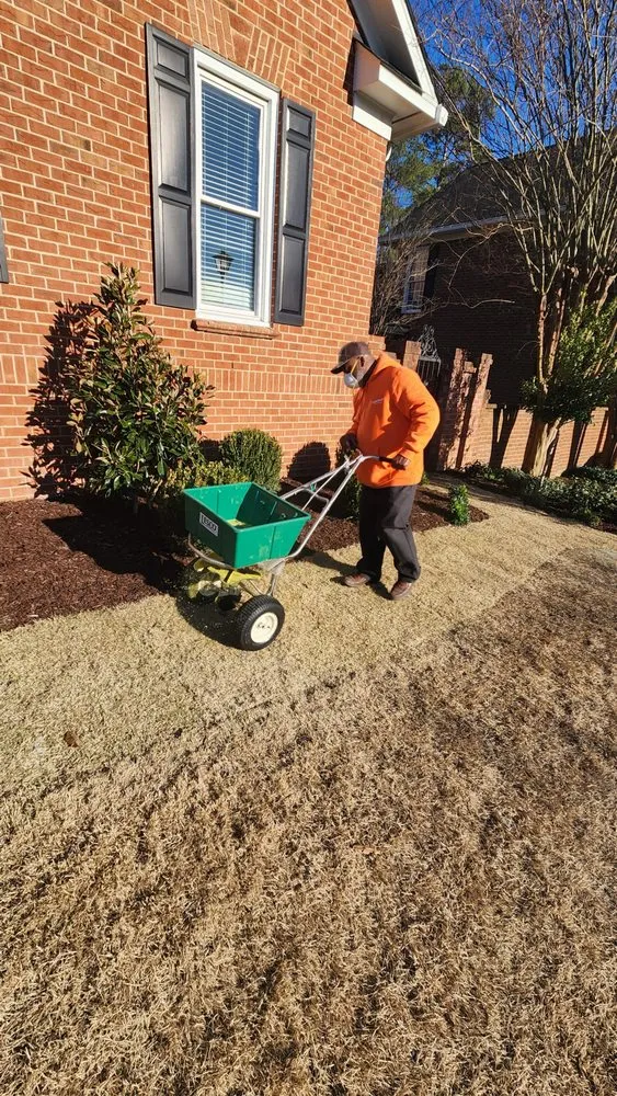 Professional landscaping services experts serving Columbia, SC - Lawn Pride of Columbia