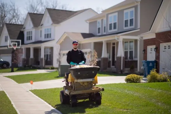 Lawn Pride of Lincoln Logo