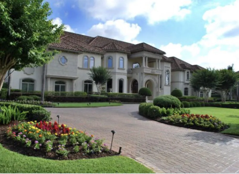 Professional yard maintenance in Weatherford, TX by Lawn Pride Texas
