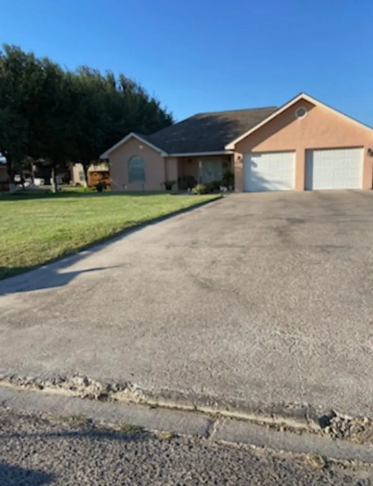 Affordable yard maintenance in Rio Grande City, TX by Lawn Rangers