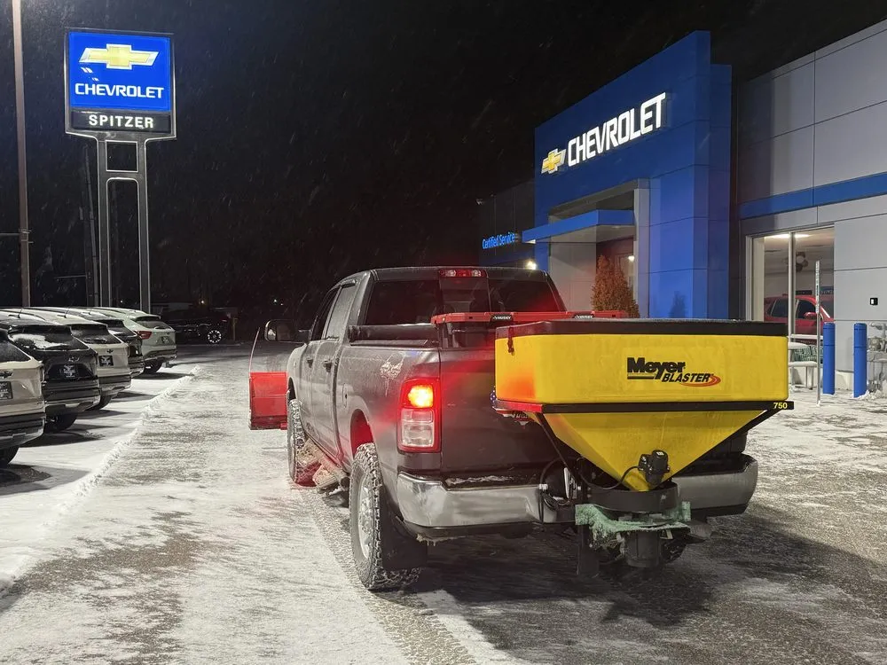 Professional landscape design for year-round maintenance across Youngstown, OH - Lawn Recon