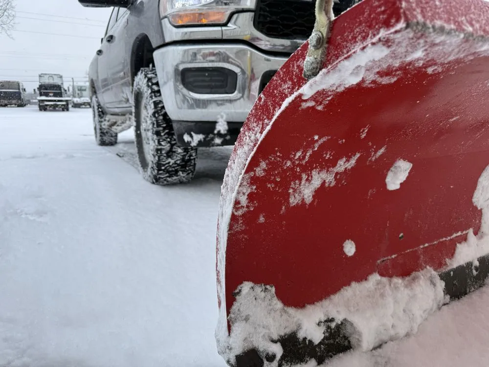 Custom lawn mowing service for year-round maintenance across Youngstown, OH - Lawn Recon