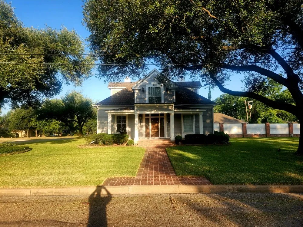 Affordable yard maintenance in Wortham, TX by Lawn Rescue