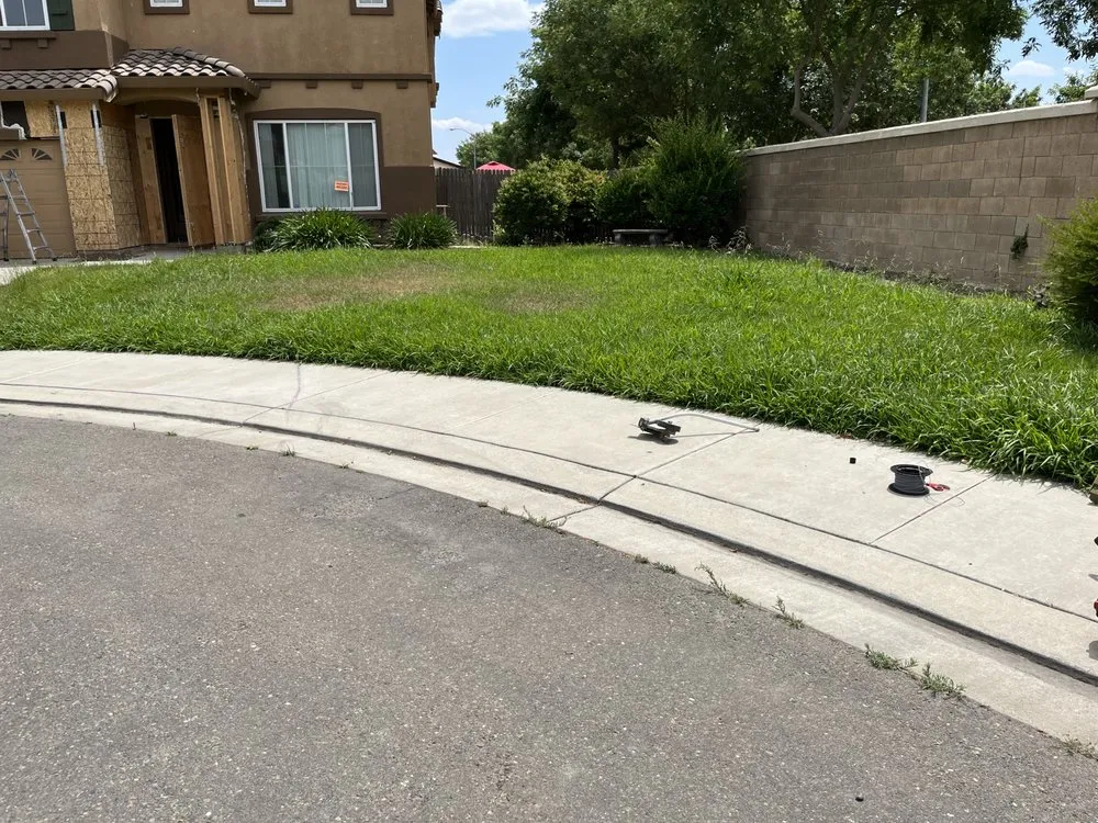 Custom landscaping services in Livingston, CA by Lawn Rescuerz