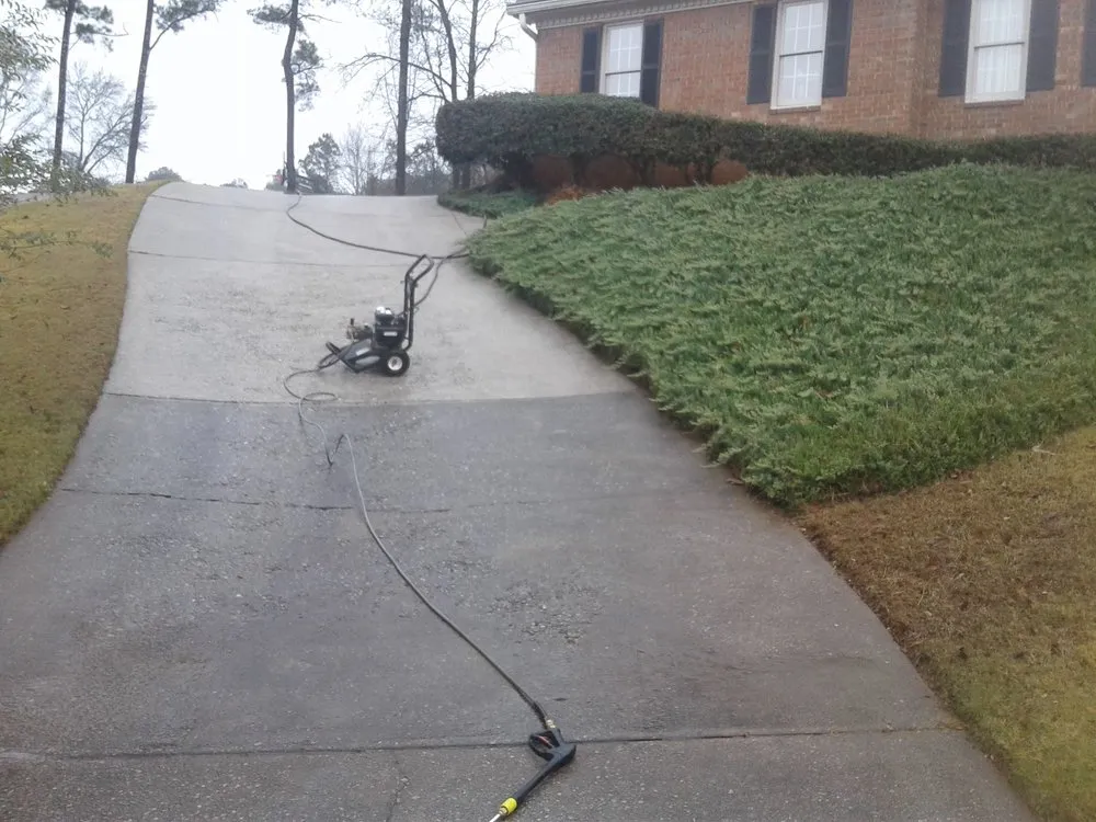 Top-rated yard maintenance in Lilburn, GA by Lawn Rescues