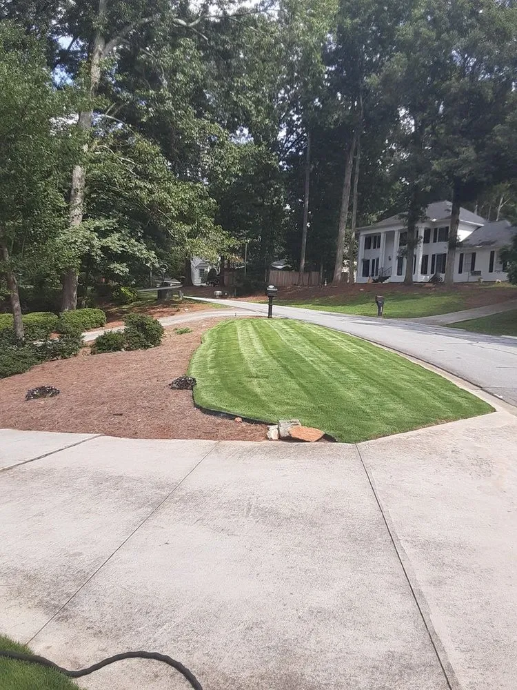 Local yard cleanup service for residential properties in Lilburn, GA by Lawn Rescues