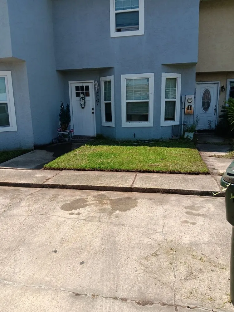 Expert yard maintenance in Panama City, FL - Lawn Salawn