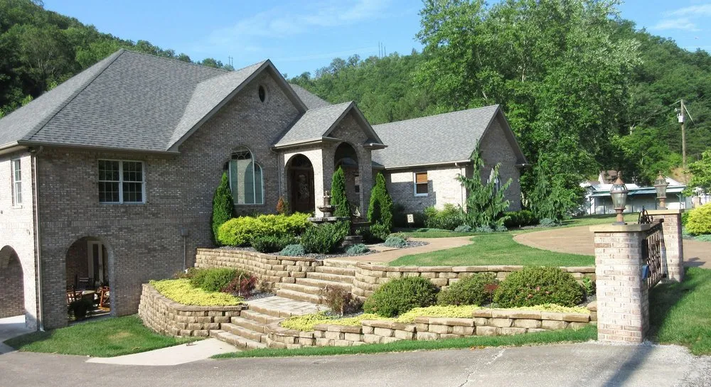 Top-rated lawn care service for residential properties across Jeffersonville, KY - Lawn-Scapes