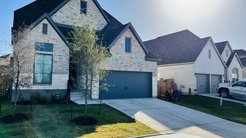 Professional yard maintenance in San Antonio, TX - Lawn service varela