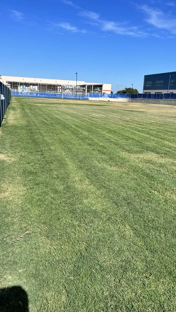 Trusted outdoor landscaping for homes in San Antonio, TX by Lawn service varela