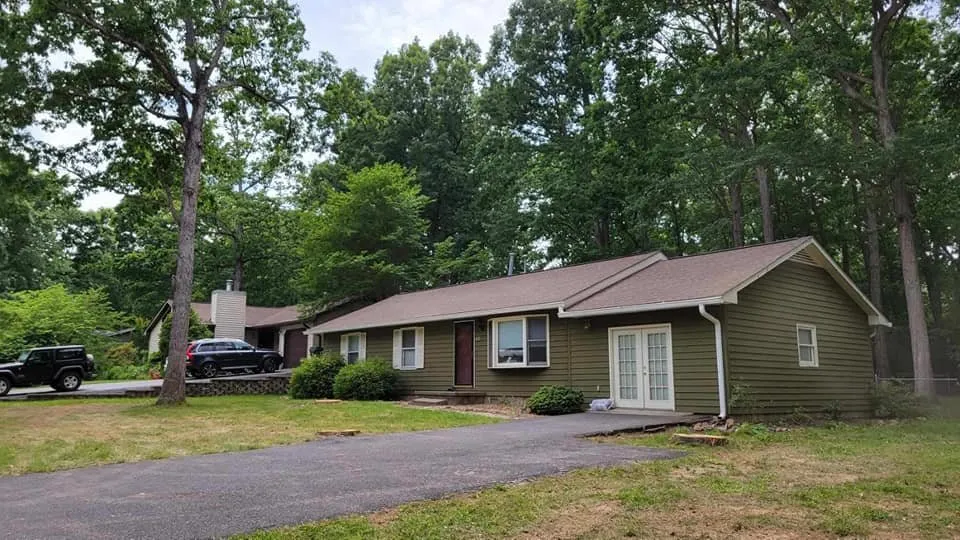 Custom lawn mowing service for beautiful yards across Stuarts Draft, VA - Lawn Sharks Landscaping