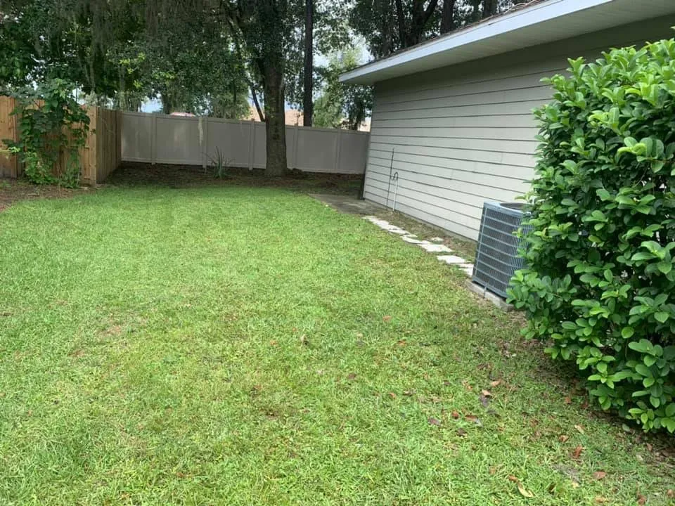 Reliable yard cleanup service for residential properties across Gainesville, FL - Lawn Smart
