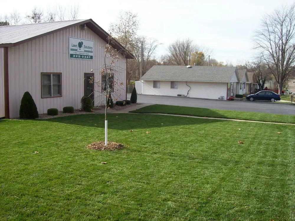 Local residential landscaping experts serving Quincy, IL - Lawn Solutions