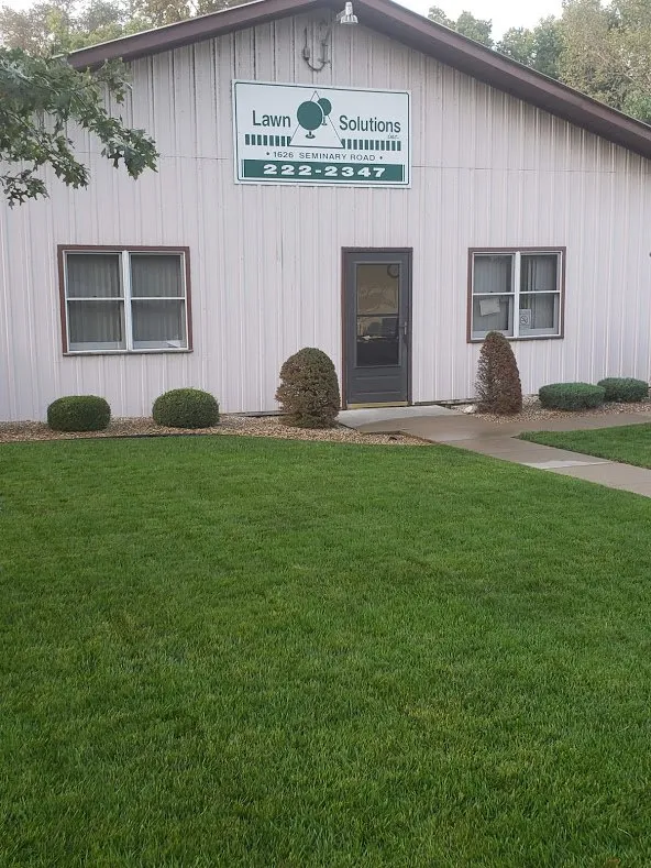 Professional lawn mowing service in Quincy, IL - Lawn Solutions
