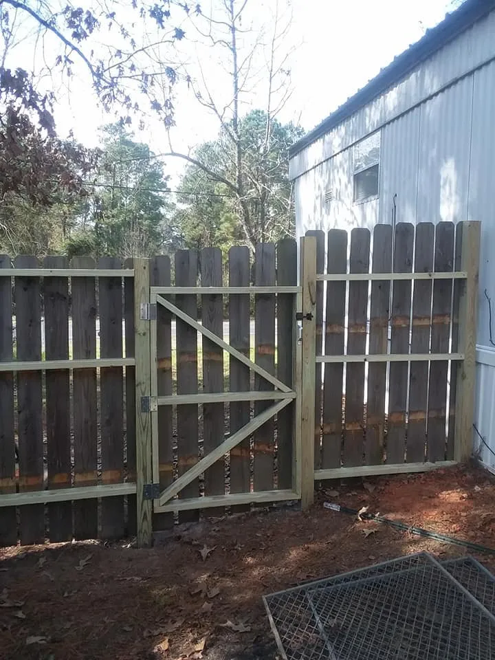 Local landscape installation experts serving Onalaska, TX - Lawn Squad & Hurlin Wood