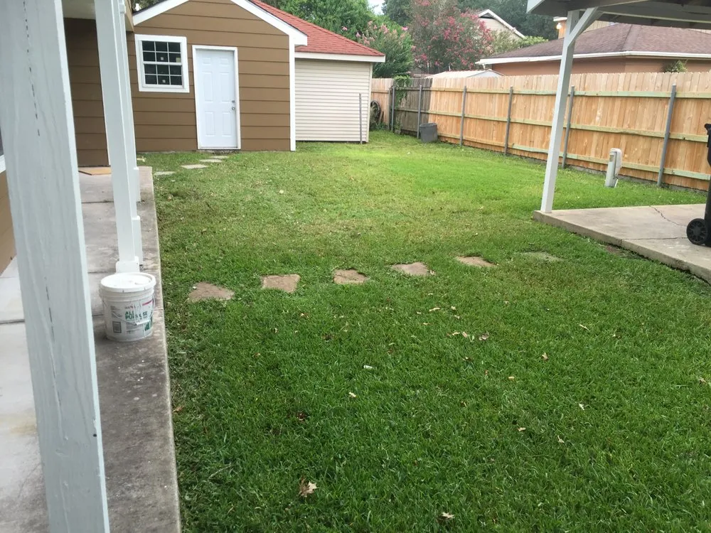 Local lawn care service with custom design in New Orleans, LA by Lawn Stars