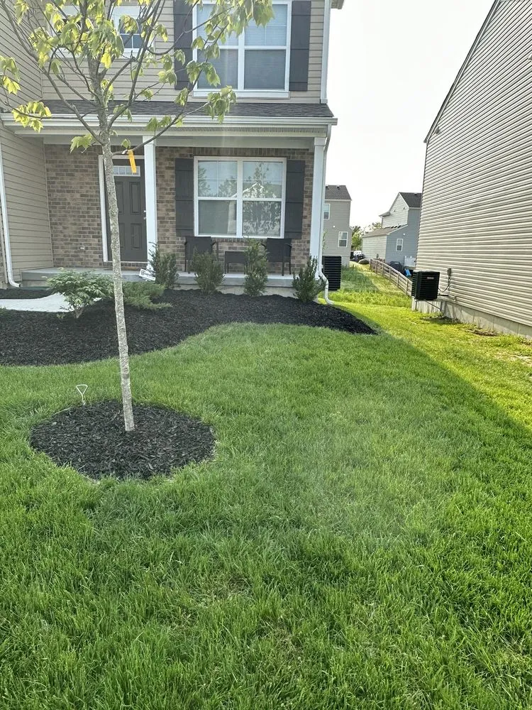 Local landscaping services experts serving Hamilton, OH - Lawn Starz
