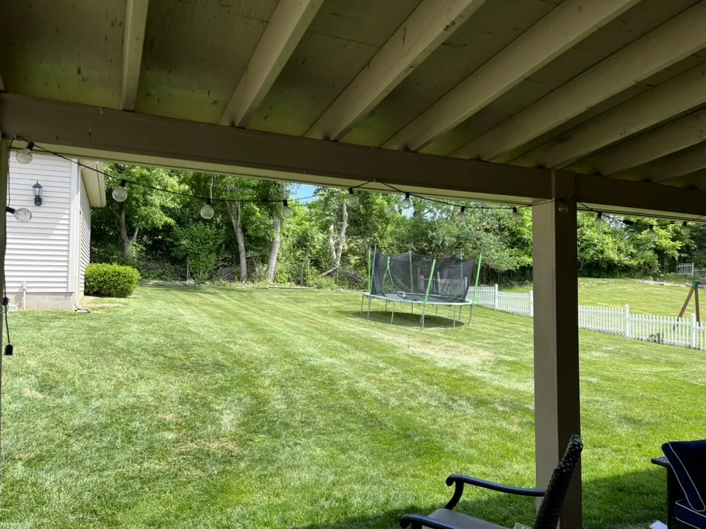 Affordable yard cleanup service in Hamilton, OH - Lawn Starz