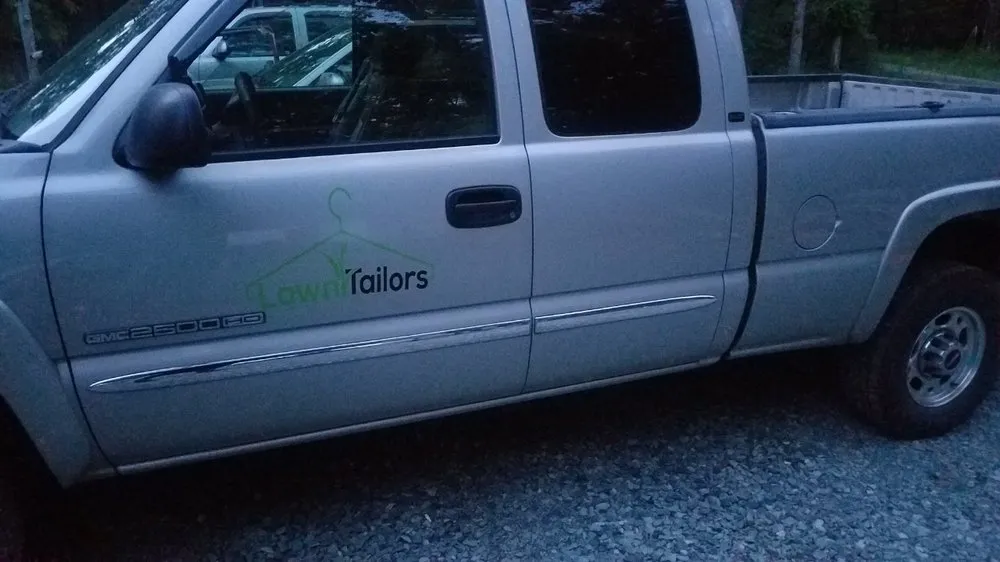 Local lawn mowing service experts serving Chapel Hill, NC - Lawn Tailors