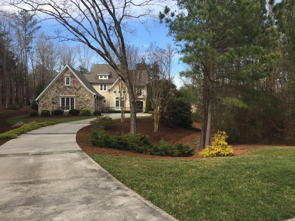 Top-rated yard cleanup service in Chapel Hill, NC - Lawn Tailors
