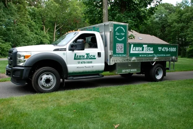 Custom yard cleanup service in Milford, NJ - Lawn Tech