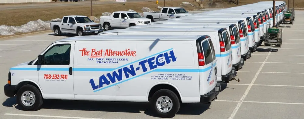 Trusted yard cleanup service experts serving Tinley Park, IL - Lawn-Tech