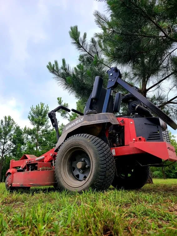 Expert outdoor landscaping with custom design in Austin, TX by Lawn Tom Services