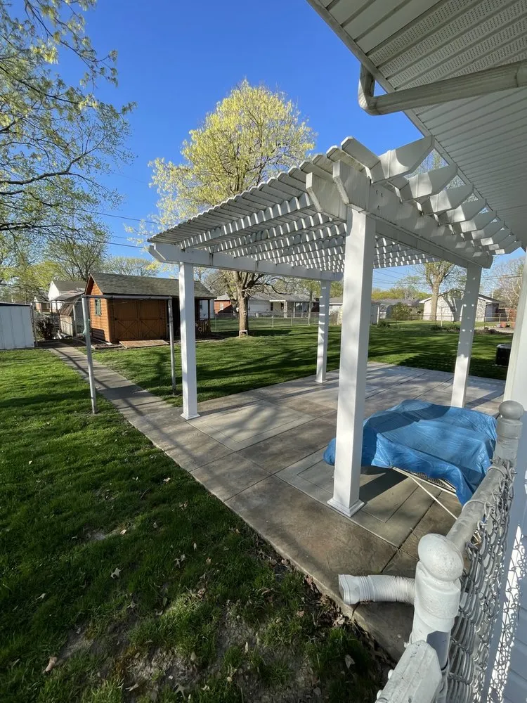 Top-rated garden landscaping in Shelbyville, IL - Lawn-Trepreneurs