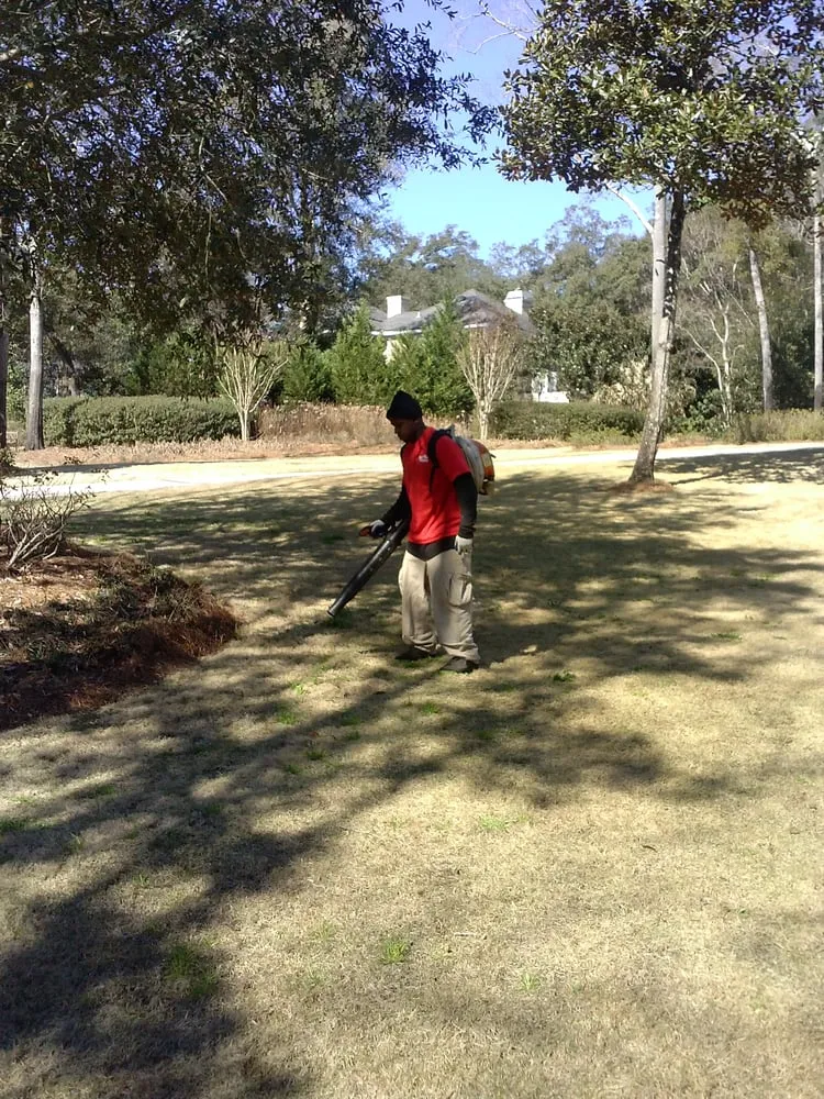 Top-rated garden landscaping for residential properties in Mobile, AL by Lawn Trouper, Inc.