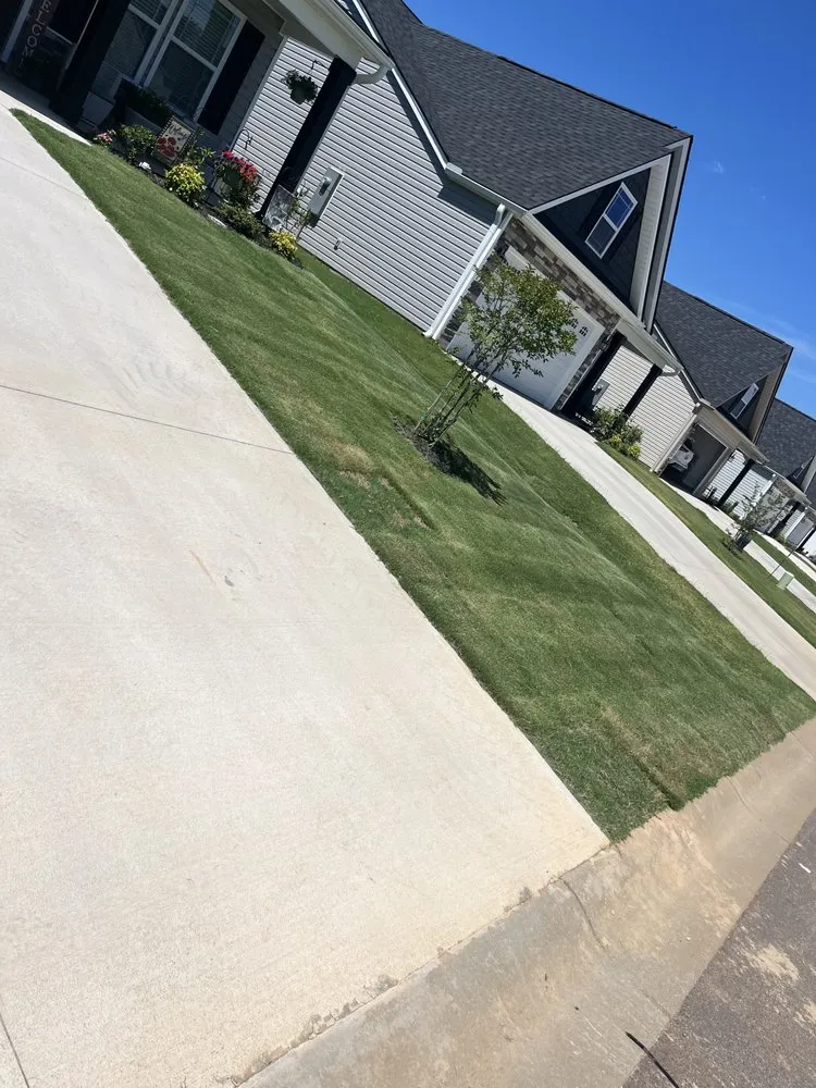 Custom garden landscaping in Roebuck, SC by Lawn Wolf