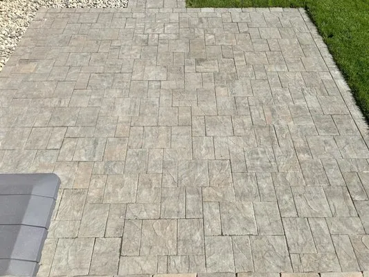 Lawn Works Landscaping Logo