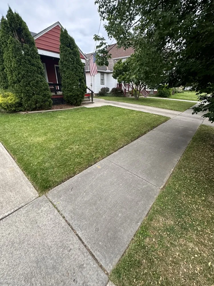 Trusted yard cleanup service experts serving Cleveland, OH - Lawn2Life Landscaping