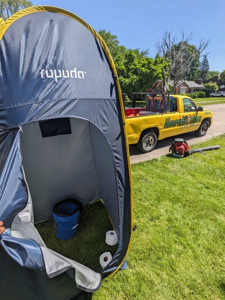 Expert lawn mowing service experts serving Grosse Pointe, MI - Lawnade Lawn Care Service