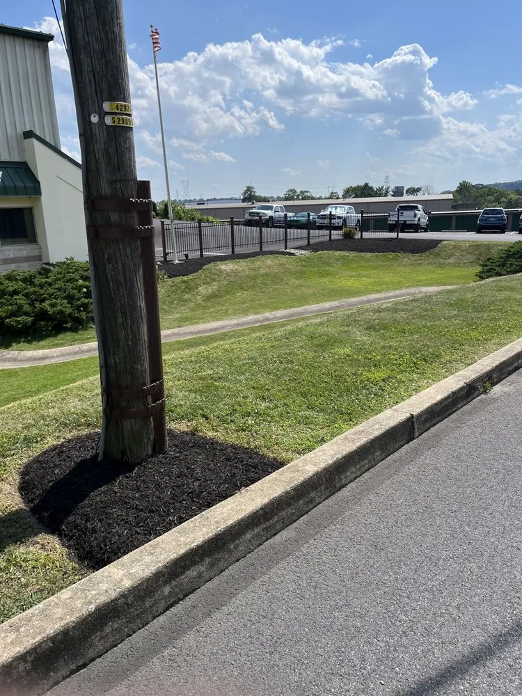 Reliable garden landscaping in Akron, PA - LawnBros