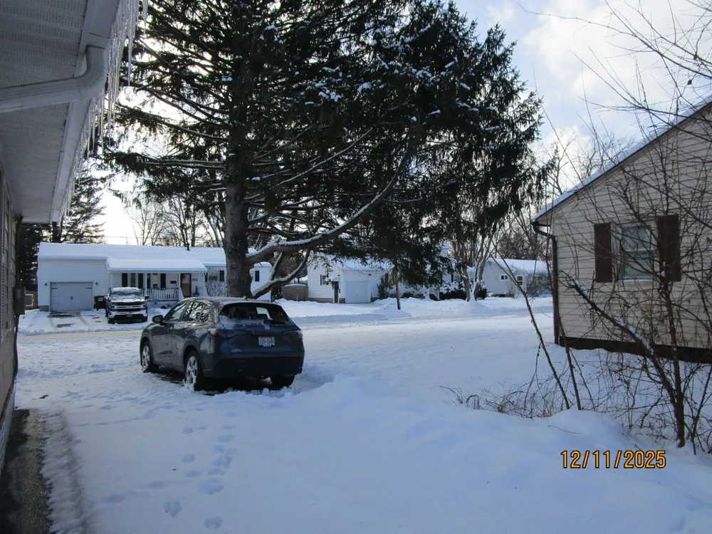 Reliable lawn care service with custom design in Corinth, NY by Lawncare 518