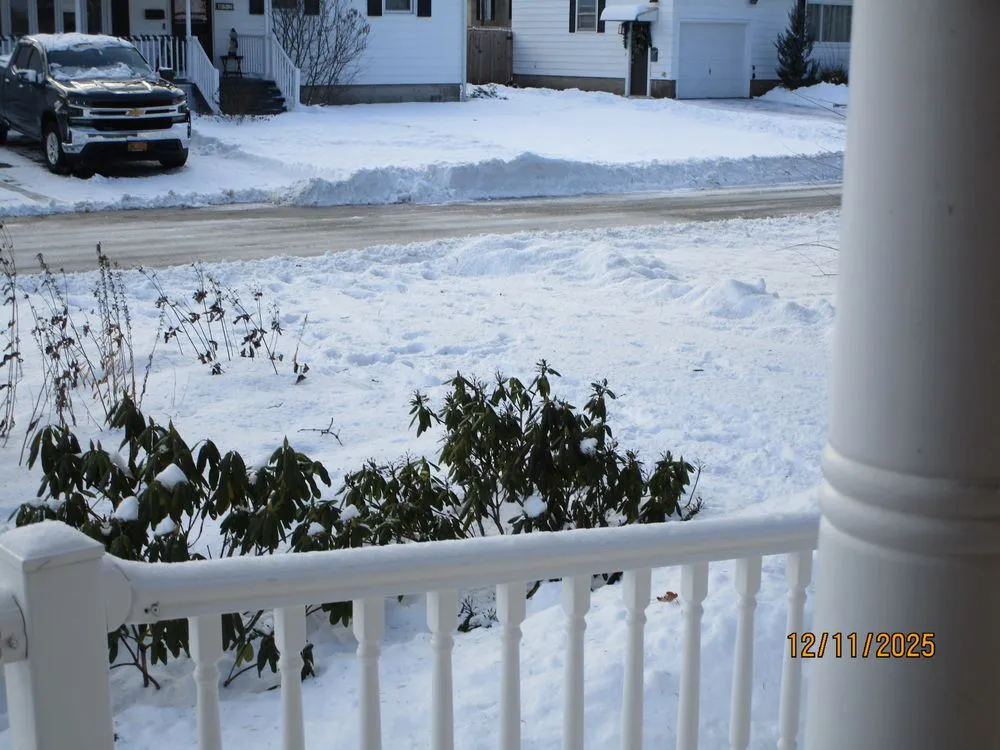 Affordable yard cleanup service for homes in Corinth, NY by Lawncare 518