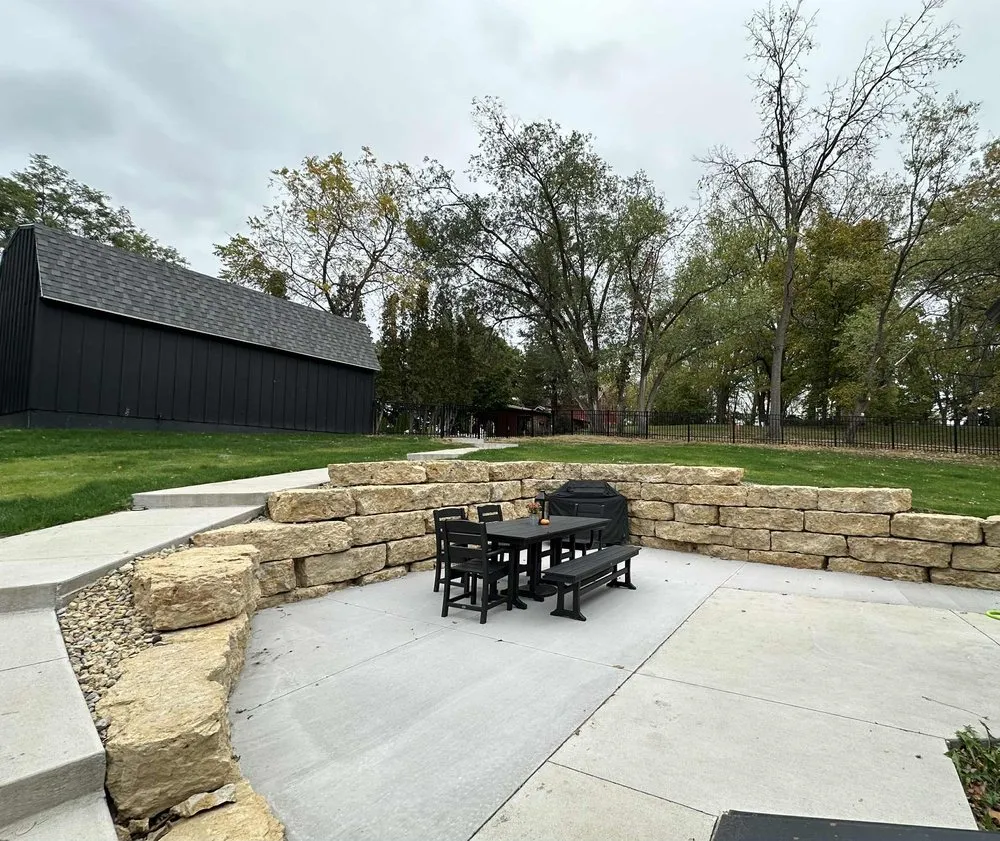 Top-rated lawn care service in Rockford, IL by LawnCare by Walter